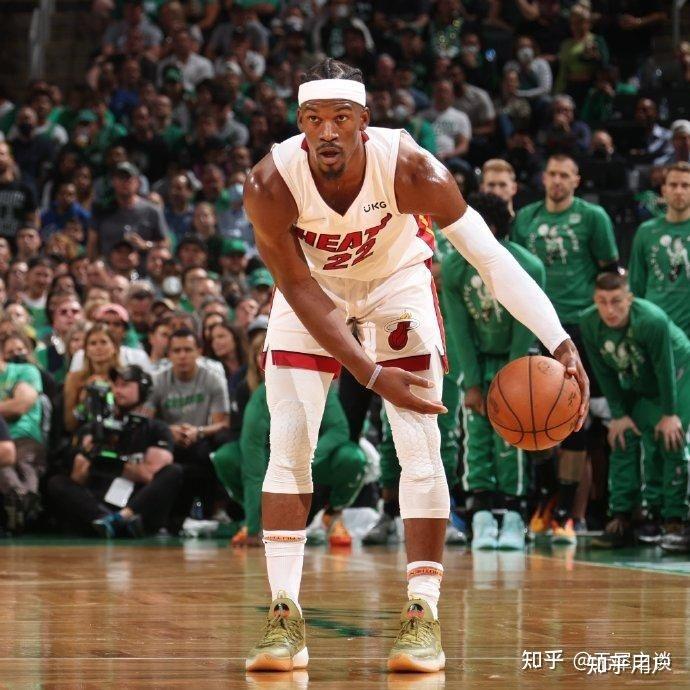 FNC轻取FLY,Knight线上压制力十足宿命之战四强赛,强势挺进下一轮的简单介绍 FNC轻取FLY,Knight线上压制力十足宿命之战四强赛,强势挺进下一轮的简单介绍